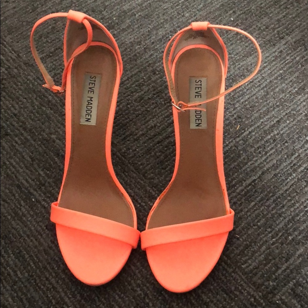 Women’s coral Steve Madden heels